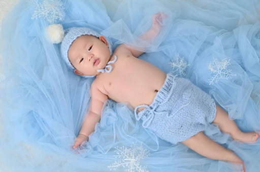 新泰宝宝从床上掉下来 新泰宝宝从床上掉下来