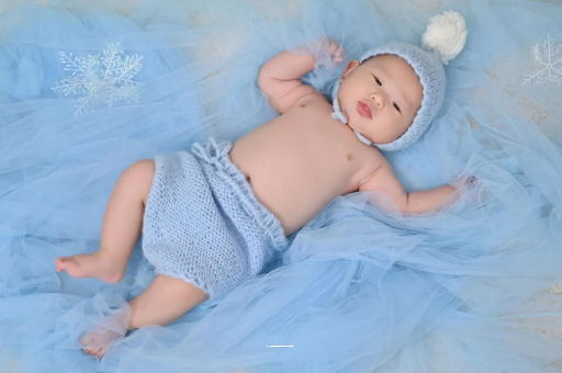 新泰宝宝睡觉爱笑 新泰宝宝睡觉爱笑